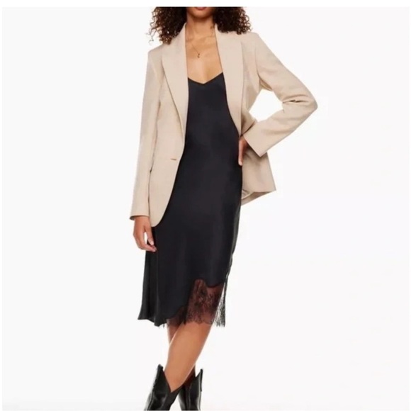 Aritzia - Wilfred - Sonnet Satin Dress - VITAL PINK/KHAKI
ROSE
VITAL/KAKI size S - Picture 2 of 15